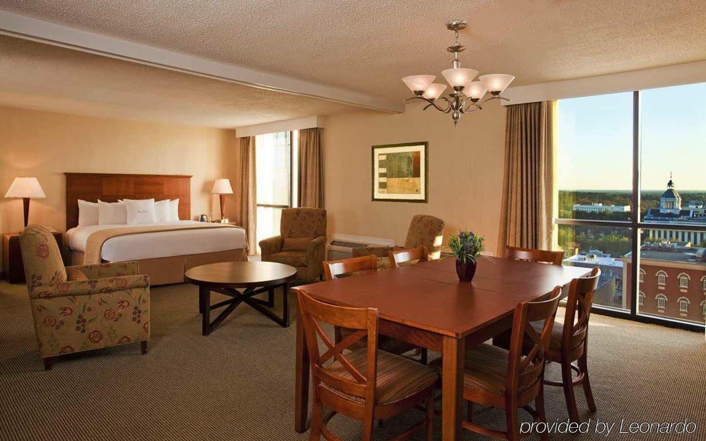 Doubletree By Hilton Hotel Tallahassee Bagian luar foto